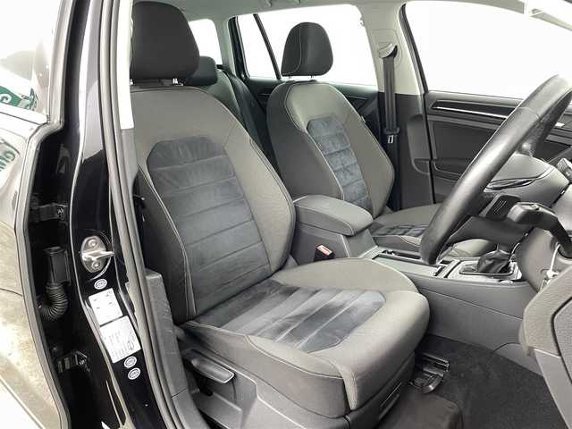 フォルクスワーゲン ゴルフ ヴァリアント TSI ハイライン BMテクノ 福島県 2014(平26)年 8.6万km ディープブラックパールエフェクト プリクラッシュブレーキ/・プロアクティブオキュパントプロテクション/・マルチコリジョンブレーキ/・ドライバー疲労検知/・パークディスタンスコントロール/純正7.5インチナビ/・BT/USB/AUX/SD/CD/DVD/ETC/電子パーキング/・オートホールド/・MTモード付AT/革ステアリング/・ステアリングリモコン/・パドルシフト/プッシュスタート/・スマートキー/LEDヘッドライト/・フォグランプ/・オートライト/・オートハイビーム/ウィンカーミラー/・オートミラー/・ミラーヒーター/ルーフレール/純正フロアマット/純正17インチアルミホイール