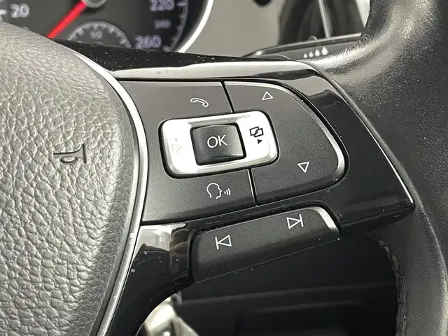 フォルクスワーゲン ゴルフ ヴァリアント TSI ハイライン BMテクノ 福島県 2014(平26)年 8.6万km ディープブラックパールエフェクト プリクラッシュブレーキ/・プロアクティブオキュパントプロテクション/・マルチコリジョンブレーキ/・ドライバー疲労検知/・パークディスタンスコントロール/純正7.5インチナビ/・BT/USB/AUX/SD/CD/DVD/ETC/電子パーキング/・オートホールド/・MTモード付AT/革ステアリング/・ステアリングリモコン/・パドルシフト/プッシュスタート/・スマートキー/LEDヘッドライト/・フォグランプ/・オートライト/・オートハイビーム/ウィンカーミラー/・オートミラー/・ミラーヒーター/ルーフレール/純正フロアマット/純正17インチアルミホイール
