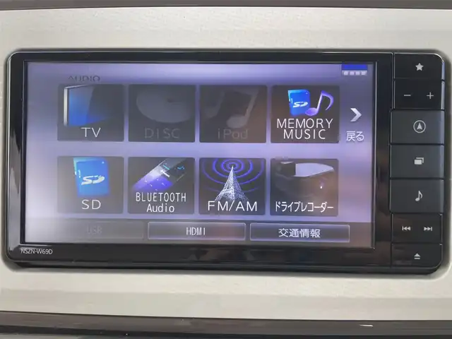 ダイハツ ムーヴ キャンバス G メイクアップ リミテッド　SAⅢ 静岡県 2019(令1)年 3.9万km パールホワイトⅢ/ナチュラルベージュマイカメタリック 2トーン スマートアシストIII/純正SDナビ（NSZN-W69D）/   AM FM CD DVD Bluetooth SD MEMORYMUSIC/フルセグTV/ドライブレコーダー/バックカメラ/ETC/両側パワースライドドア/LEDヘッドライト/フロントフォグランプ/スマートキー×2本/プッシュスタート/ベンチシート/ドアバイザー/ワンオーナー/アラウンドビューモニター