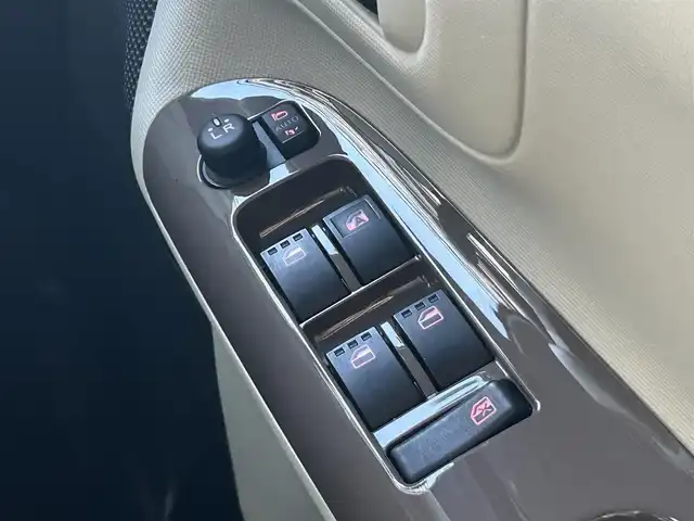 ダイハツ ムーヴ キャンバス G メイクアップ リミテッド　SAⅢ 静岡県 2019(令1)年 3.9万km パールホワイトⅢ/ナチュラルベージュマイカメタリック 2トーン スマートアシストIII/純正SDナビ/   （AM/FM/CD/DVD/Bluetooth/SD)/フルセグTV/ドライブレコーダー/バックカメラ/ETC/両側パワースライドドア/LEDヘッドライト/フロントフォグランプ/スマートキー×2本/プッシュスタート/ベンチシート/ドアバイザー/ワンオーナー/アラウンドビューモニター