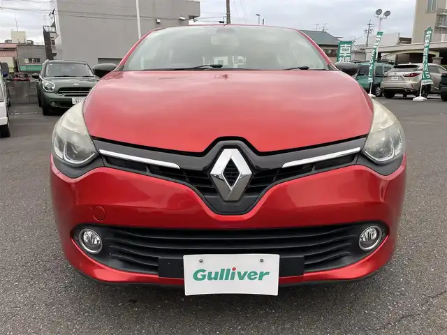 ルノー ルーテシア ゼン 静岡県 2016(平28)年 8.4万km 赤 純正ディスプレイオーディオ/ラジオ/Bluetooth/純正16インチアルミホイール/キーレス/プッシュスタート/ETC/新車時保証書/取扱説明書