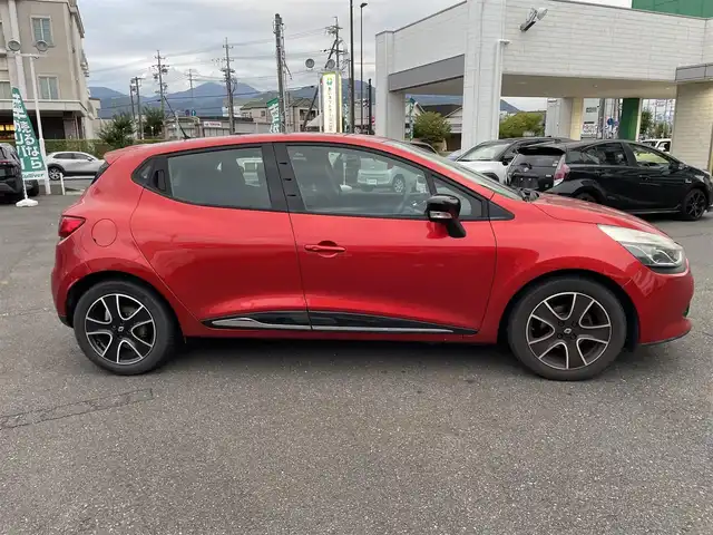 ルノー ルーテシア ゼン 静岡県 2016(平28)年 8.4万km 赤 純正ディスプレイオーディオ/ラジオ/Bluetooth/純正16インチアルミホイール/キーレス/プッシュスタート/ETC/新車時保証書/取扱説明書