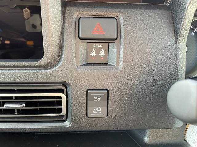 ダイハツ アトレー バン RS 岩手県 2025(令7)年 0.1千km オフビートカーキM 両側パワースライドドア　/４ｃｍリフトアップ　/ＬＥＤヘッドライト　/レーダークルコン　/前後コーナーセンサー　/電動格納ミラー　/４ＷＤ　/アイドリングストップ　/ターボ車　/フルフラット　/オートライト/社外AW/ホワイトレタータイヤ/バックカメラ付き