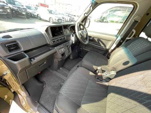 ダイハツ アトレー バン RS 岩手県 2025(令7)年 0.1千km オフビートカーキM 両側パワースライドドア　/４ｃｍリフトアップ　/ＬＥＤヘッドライト　/レーダークルコン　/前後コーナーセンサー　/電動格納ミラー　/４ＷＤ　/アイドリングストップ　/ターボ車　/フルフラット　/オートライト/社外AW/ホワイトレタータイヤ/バックカメラ付き