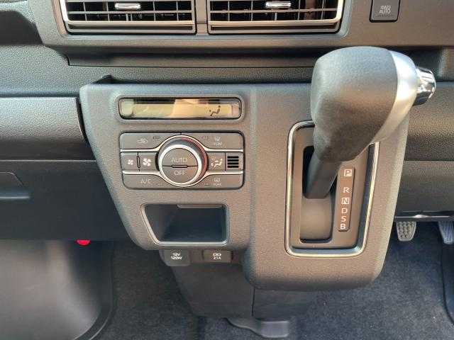 ダイハツ アトレー バン RS 岩手県 2025(令7)年 0.1千km オフビートカーキM 両側パワースライドドア　/４ｃｍリフトアップ　/ＬＥＤヘッドライト　/レーダークルコン　/前後コーナーセンサー　/電動格納ミラー　/４ＷＤ　/アイドリングストップ　/ターボ車　/フルフラット　/オートライト/社外AW/ホワイトレタータイヤ/バックカメラ付き