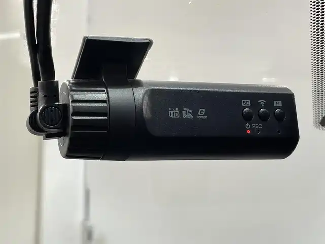 トヨタ ＲＡＶ４ ハイブリッドG 愛知県 2019(令1)年 6万km センシュアルレッドマイカ 純正９インチナビ/サンルーフ/プリクラッシュセーフティ/レーダークルーズコントロール/ブラインドスポットモニター/クリアランスソナー/レーントレーシングアシスト/パワーバックドア/電動パーキングアシスト/ブレーキホールド/レザーシート/パワーシート【メモリー機能付】/シートヒーター/ハンドルヒーター/バックカメラ/デジタルインナーミラー/前後ドライブレコーダー/ビルトインＥＴＣ2.0/アクセサリーソケット/オートハイビーム/LEDヘッドライト/純正フロアマット/純正18インチアルミホイール
