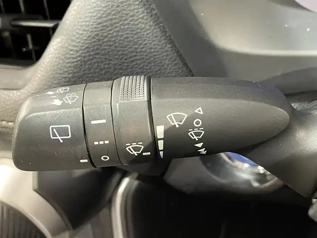トヨタ ＲＡＶ４ ハイブリッドG 愛知県 2019(令1)年 6万km センシュアルレッドマイカ 純正９インチナビ/サンルーフ/プリクラッシュセーフティ/レーダークルーズコントロール/ブラインドスポットモニター/クリアランスソナー/レーントレーシングアシスト/パワーバックドア/電動パーキングアシスト/ブレーキホールド/レザーシート/パワーシート【メモリー機能付】/シートヒーター/ハンドルヒーター/バックカメラ/デジタルインナーミラー/前後ドライブレコーダー/ビルトインＥＴＣ2.0/アクセサリーソケット/オートハイビーム/LEDヘッドライト/純正フロアマット/純正18インチアルミホイール