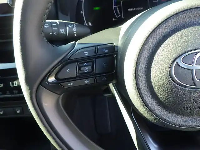 トヨタ ヤリスクロス ハイブリッド Z ウルバーノ 千葉県 2025(令7)年 0.1千km 黒／グレー HYBRID Z　URBANO　ディスプレイオーディオPLUS　BSM　パノラミックビューモニタ（標準装備）/Toyota Safety Sense/・プリクラッシュセーフティ/・レーンディパーチャーアラート/・オートハイビーム/・レーダークルーズコントロール/・ブラインドスポットモニター/純正コネクティッドナビ/地デジTV/【Bluetooth接続】/パノラミックビューモニター/運転席パワーシート/ハーフレザーシート/前席シートヒーター/革巻きステアリング/ステアリングスイッチ/ETC（2.0）/LEDヘッドライト/フォグライト/ウインカーミラー/クリアランスソナー/純正18インチアルミホイル/サイド/カーテンエアバッグ/スマートキー