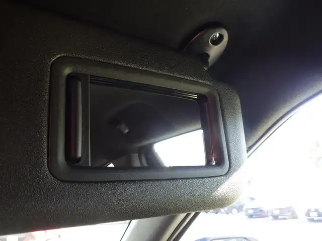 トヨタ ヤリスクロス ハイブリッド Z ウルバーノ 千葉県 2025(令7)年 0.1千km 黒／グレー HYBRID Z　URBANO　ディスプレイオーディオPLUS　BSM　パノラミックビューモニタ（標準装備）/Toyota Safety Sense/・プリクラッシュセーフティ/・レーンディパーチャーアラート/・オートハイビーム/・レーダークルーズコントロール/・ブラインドスポットモニター/純正コネクティッドナビ/地デジTV/【Bluetooth接続】/パノラミックビューモニター/運転席パワーシート/ハーフレザーシート/前席シートヒーター/革巻きステアリング/ステアリングスイッチ/ETC（2.0）/LEDヘッドライト/フォグライト/ウインカーミラー/クリアランスソナー/純正18インチアルミホイル/サイド/カーテンエアバッグ/スマートキー