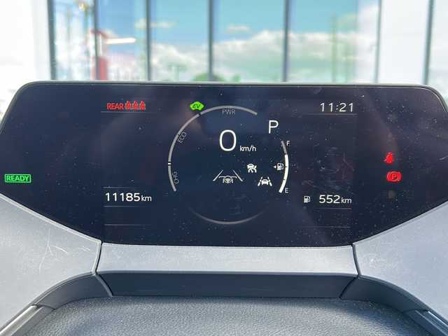 トヨタ プリウス X 岐阜県 2023(令5)年 1.2万km シルバーメタリック 登録時走行距離：11185km/ナビ/バックカメラ/テレビ・Bluetooth・CD/レーダークルーズコントロール/レーンキープアシスト/前後コーナーセンサー/ドライブレコーダー/ETC/オートライト/オートハイビーム/純正フロアマット/プッシュスタート/スマートキー/保証書/取扱説明書/スペアキー