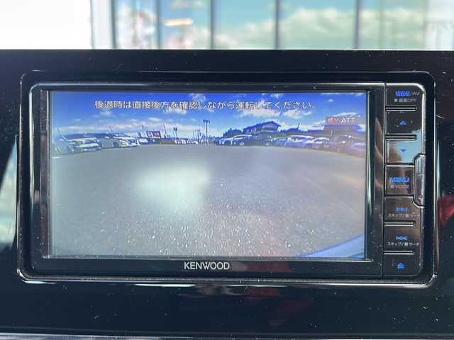 トヨタ プリウス X 岐阜県 2023(令5)年 1.2万km シルバーメタリック 登録時走行距離：11185km/ナビ/バックカメラ/テレビ・Bluetooth・CD/レーダークルーズコントロール/レーンキープアシスト/前後コーナーセンサー/ドライブレコーダー/ETC/オートライト/オートハイビーム/純正フロアマット/プッシュスタート/スマートキー/保証書/取扱説明書/スペアキー