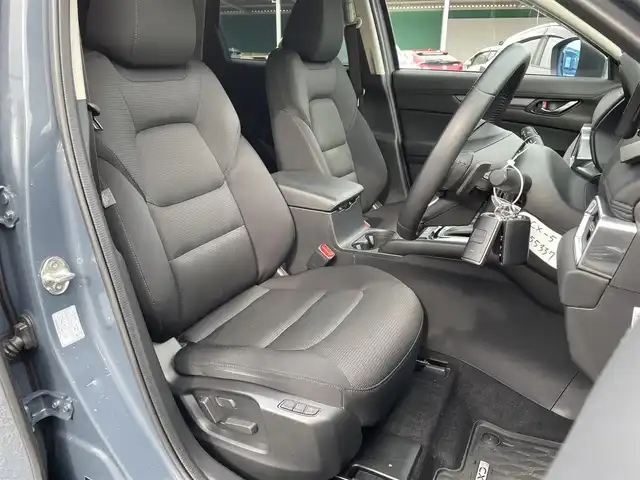 マツダ ＣＸ－５ XD プロアクティブ 千葉県 2023(令5)年 5.2万km ポリメタルグレーM 10.25インチマツダコネクトナビ/・CD/DVD/Bluetooth/フルセグTV/360°カメラ/BOSEサウンドシステム/衝突軽減ブレーキ/レーンキープアシスト/ブラインドスポットモニター/速度標識機能/アダプティブクルーズコントロール/運転席パワーシート/前席シートヒーター/パワーバックドア/前後コーナーセンサー/ワイヤレス充電/パドルシフト/スマートキー/ヘッドアップディスプレイ/純正19インチアルミホイール/純正アダプティブLEDヘッドライト/フォグランプ/ETC/ドアバイザー/サイド＆カーテンエアバッグ/新車時保証書＆取扱説明書