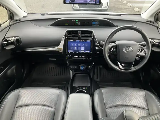 トヨタ プリウス A プレミアム　ツーリングセレ 滋賀県 2020(令2)年 7.9万km ホワイトパールクリスタルシャイン 車検9年5月まで/トヨタセーフティセンス/ブラインドスポットモニター/レーダークルーズコントロール/純正9インチナビ/Bluetooth、HDMI、フルセグテレビ/バックカメラ/ビルトインETC2.0/社外デジタルインナーミラー&前後ドライブレコーダー/前席シートヒーター&シートベンチレーション/ヘッドアップディスプレイ/LEDヘッドライト、LEDフォグランプ/純正17インチアルミホイール/アクセサリーコンセント/スペアキー有り/取扱説明書、保証書