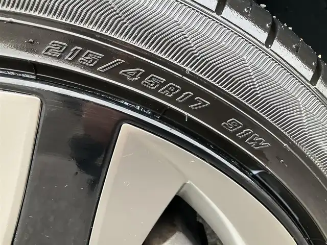 トヨタ プリウス A プレミアム　ツーリングセレ 滋賀県 2020(令2)年 7.9万km ホワイトパールクリスタルシャイン 車検9年5月まで/トヨタセーフティセンス/ブラインドスポットモニター/レーダークルーズコントロール/純正9インチナビ/Bluetooth、HDMI、フルセグテレビ/バックカメラ/ビルトインETC2.0/社外デジタルインナーミラー&前後ドライブレコーダー/前席シートヒーター&シートベンチレーション/ヘッドアップディスプレイ/LEDヘッドライト、LEDフォグランプ/純正17インチアルミホイール/アクセサリーコンセント/スペアキー有り/取扱説明書、保証書