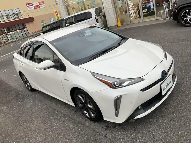 トヨタ プリウス A プレミアム　ツーリングセレ 滋賀県 2020(令2)年 7.9万km ホワイトパールクリスタルシャイン 車検9年5月まで/トヨタセーフティセンス/ブラインドスポットモニター/レーダークルーズコントロール/純正9インチナビ/Bluetooth、HDMI、フルセグテレビ/バックカメラ/ビルトインETC2.0/社外デジタルインナーミラー&前後ドライブレコーダー/前席シートヒーター&シートベンチレーション/ヘッドアップディスプレイ/LEDヘッドライト、LEDフォグランプ/純正17インチアルミホイール/アクセサリーコンセント/スペアキー有り/取扱説明書、保証書