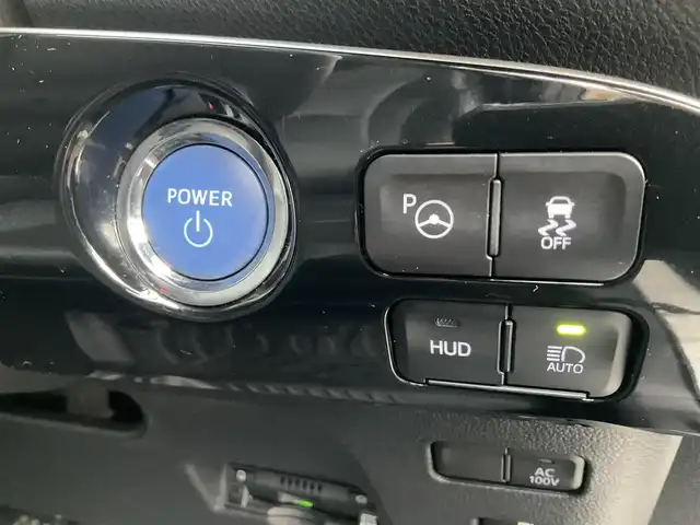 トヨタ プリウス A プレミアム　ツーリングセレ 滋賀県 2020(令2)年 7.9万km ホワイトパールクリスタルシャイン 車検9年5月まで/トヨタセーフティセンス/ブラインドスポットモニター/レーダークルーズコントロール/純正9インチナビ/Bluetooth、HDMI、フルセグテレビ/バックカメラ/ビルトインETC2.0/社外デジタルインナーミラー&前後ドライブレコーダー/前席シートヒーター&シートベンチレーション/ヘッドアップディスプレイ/LEDヘッドライト、LEDフォグランプ/純正17インチアルミホイール/アクセサリーコンセント/スペアキー有り/取扱説明書、保証書