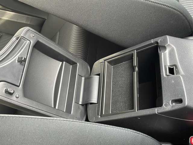マツダ アクセラ ハイブリッド S 福岡県 2014(平26)年 7.8万km スノーフレイクホワイトパールマイカ (株)IDOMが運営する【じしゃロン八幡西店】の自社ローン専用車両になります。こちらは現金またはオートローンご利用時の価格です。自社ローンご希望の方は別途その旨お申付け下さい/純正ナビ　/バックカメラ　/衝突被害軽減システム　/ＥＴＣ　/オートライト　/レーンキープアシスト　/純正１６ＡＷ　/純正フロアマット　/アイドリングストップ　/スマートキー　/保証書　/取扱説明書