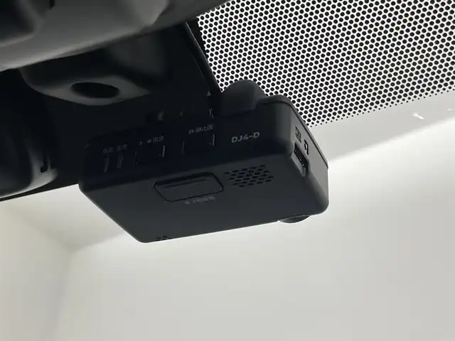 日産 ノート e－パワー X Vセレクション 埼玉県 2019(令1)年 2.1万km スーパーブラック 純正ナビ/（AM/FM/CD/DVD/BT)/フルセグTV/アラウンドビューモニター/バックカメラ/エマージェンシーブレーキ/レーンキープアシスト/横滑り防止装置/ETC/デジタルインナーミラー/LEDヘッドライト/スマートキー /プッシュスタート/純正ドライブレコーダー/純正１５インチアルミホイール/純正フロアマット/取り扱い説明書