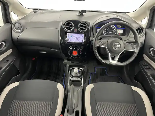 日産 ノート e－パワー X Vセレクション 埼玉県 2019(令1)年 2.1万km スーパーブラック 純正ナビ/（AM/FM/CD/DVD/BT)/フルセグTV/アラウンドビューモニター/バックカメラ/エマージェンシーブレーキ/レーンキープアシスト/横滑り防止装置/ETC/デジタルインナーミラー/LEDヘッドライト/スマートキー /プッシュスタート/純正ドライブレコーダー/純正１５インチアルミホイール/純正フロアマット/取り扱い説明書