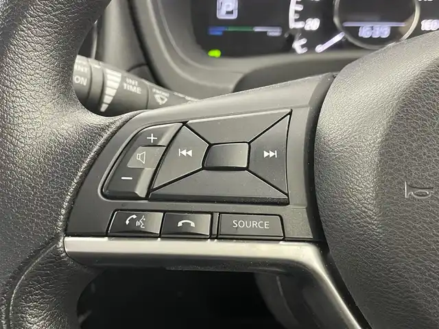 日産 ノート e－パワー X Vセレクション 埼玉県 2019(令1)年 2.1万km スーパーブラック 純正ナビ/（AM/FM/CD/DVD/BT)/フルセグTV/アラウンドビューモニター/バックカメラ/エマージェンシーブレーキ/レーンキープアシスト/横滑り防止装置/ETC/デジタルインナーミラー/LEDヘッドライト/スマートキー /プッシュスタート/純正ドライブレコーダー/純正１５インチアルミホイール/純正フロアマット/取り扱い説明書