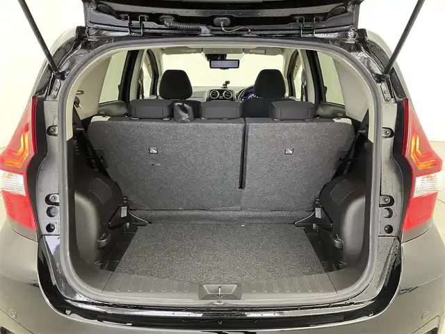 日産 ノート e－パワー X Vセレクション 埼玉県 2019(令1)年 2.1万km スーパーブラック 純正ナビ/（AM/FM/CD/DVD/BT)/フルセグTV/アラウンドビューモニター/バックカメラ/エマージェンシーブレーキ/レーンキープアシスト/横滑り防止装置/ETC/デジタルインナーミラー/LEDヘッドライト/スマートキー /プッシュスタート/純正ドライブレコーダー/純正１５インチアルミホイール/純正フロアマット/取り扱い説明書