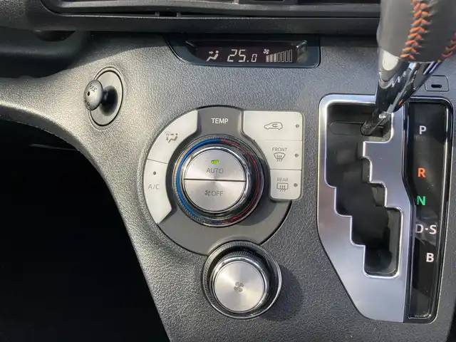 トヨタ シエンタ G クエロ 大阪府 2018(平30)年 2万km ホワイトパールクリスタルシャイン モデリスタエアロ 純正ナビ(地デジ/CD再生/Bluetooth) バックカメラ ETC 衝突軽減 トヨタセーフティセンス 両側パワースライドドア ハーフレザー スマートキー Pスタート