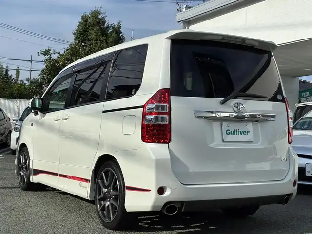 トヨタ ノア Si G’s 熊本県 2013(平25)年 7.8万km ホワイトパールクリスタルシャイン ワンオーナー/純正ナビ（NSZT-W62G）/【フルセグTV/Bluetooth/CD/DVD】/バックカメラ/左側パワースライドドア/パドルシフト/ETC/純正18インチAW/オートライト/ウィンカーミラー/革巻きステアリング/ステアリングスイッチ/プッシュスタート/スマートキー/フロアマット/純正ドアバイザー/ABS/盗難防止装置/保証書