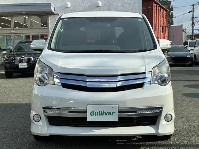 トヨタ ノア Si G’s 熊本県 2013(平25)年 7.8万km ホワイトパールクリスタルシャイン ワンオーナー/純正ナビ（NSZT-W62G）/【フルセグTV/Bluetooth/CD/DVD】/バックカメラ/左側パワースライドドア/パドルシフト/ETC/純正18インチAW/オートライト/ウィンカーミラー/革巻きステアリング/ステアリングスイッチ/プッシュスタート/スマートキー/フロアマット/純正ドアバイザー/ABS/盗難防止装置/保証書