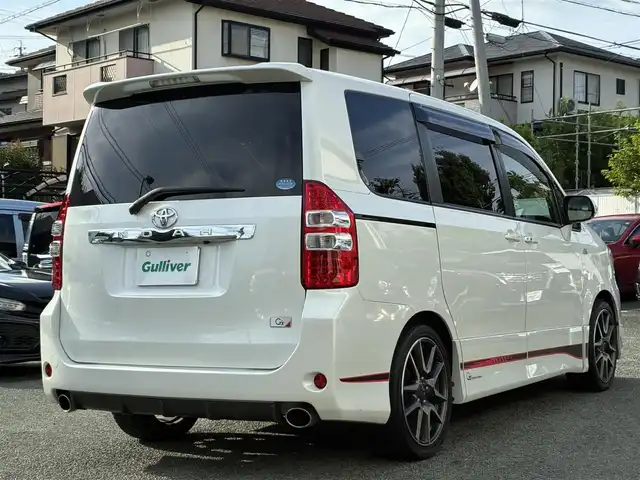 トヨタ ノア Si G’s 熊本県 2013(平25)年 7.8万km ホワイトパールクリスタルシャイン ワンオーナー/純正ナビ（NSZT-W62G）/【フルセグTV/Bluetooth/CD/DVD】/バックカメラ/左側パワースライドドア/パドルシフト/ETC/純正18インチAW/オートライト/ウィンカーミラー/革巻きステアリング/ステアリングスイッチ/プッシュスタート/スマートキー/フロアマット/純正ドアバイザー/ABS/盗難防止装置/保証書