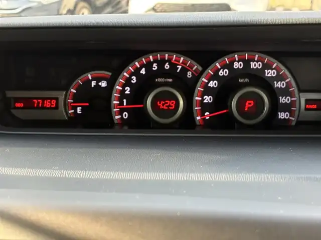 トヨタ ノア Si G’s 熊本県 2013(平25)年 7.8万km ホワイトパールクリスタルシャイン ワンオーナー/純正ナビ（NSZT-W62G）/【フルセグTV/Bluetooth/CD/DVD】/バックカメラ/左側パワースライドドア/パドルシフト/ETC/純正18インチAW/オートライト/ウィンカーミラー/革巻きステアリング/ステアリングスイッチ/プッシュスタート/スマートキー/フロアマット/純正ドアバイザー/ABS/盗難防止装置/保証書