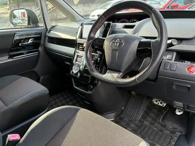 トヨタ ノア Si G’s 熊本県 2013(平25)年 7.8万km ホワイトパールクリスタルシャイン ワンオーナー/純正ナビ（NSZT-W62G）/【フルセグTV/Bluetooth/CD/DVD】/バックカメラ/左側パワースライドドア/パドルシフト/ETC/純正18インチAW/オートライト/ウィンカーミラー/革巻きステアリング/ステアリングスイッチ/プッシュスタート/スマートキー/フロアマット/純正ドアバイザー/ABS/盗難防止装置/保証書