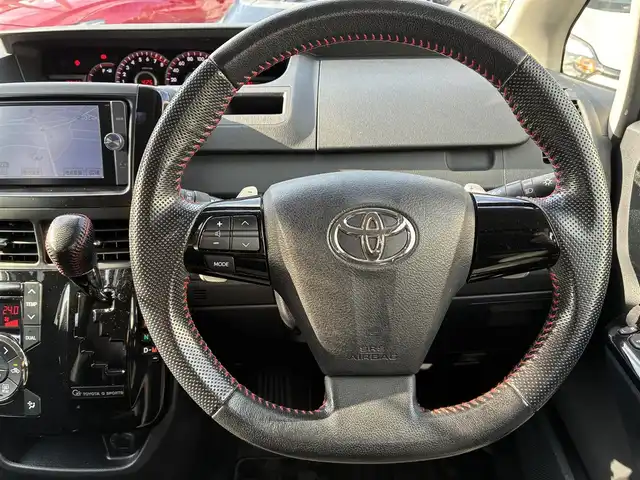 トヨタ ノア Si G’s 熊本県 2013(平25)年 7.8万km ホワイトパールクリスタルシャイン ワンオーナー/純正ナビ（NSZT-W62G）/【フルセグTV/Bluetooth/CD/DVD】/バックカメラ/左側パワースライドドア/パドルシフト/ETC/純正18インチAW/オートライト/ウィンカーミラー/革巻きステアリング/ステアリングスイッチ/プッシュスタート/スマートキー/フロアマット/純正ドアバイザー/ABS/盗難防止装置/保証書