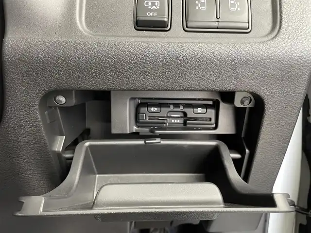 日産 セレナ ハイウェイスター V 大分県 2021(令3)年 2.3万km ブリリアントホワイトパール 純正ナビ/フルセグ/DVD/Bluetooth/アラウンドビューカメラ/エマージェンシーブレーキ/ETC/両側パワスラ/オートLEDライト/前後コーナーセンサー/USB差込口/純正フロアマット/スマートキー