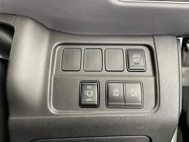 日産 セレナ ハイウェイスター V 大分県 2021(令3)年 2.3万km ブリリアントホワイトパール 純正ナビ/フルセグ/DVD/Bluetooth/アラウンドビューカメラ/エマージェンシーブレーキ/ETC/両側パワスラ/オートLEDライト/前後コーナーセンサー/USB差込口/純正フロアマット/スマートキー
