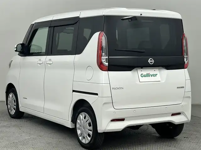 日産 ルークス X 道央・札幌 2023(令5)年 3.1万km ホワイトパール ・4WD/・エマージェンシーブレーキ/・レーンキープアシスト/・コーナーセンサー/・純正ナビ/・ワンセグTV/・CD再生/・Bluetooth/・片側パワースライドドア/・前席シートヒーター/・プッシュスタート/・スマートキー/・アイドリングストップ/・オートマチックハイビーム/・オートライト/・ヘッドライトレベライザー/・オートエアコン/・シートバックテーブル/・横滑り防止装置/・電格ミラー