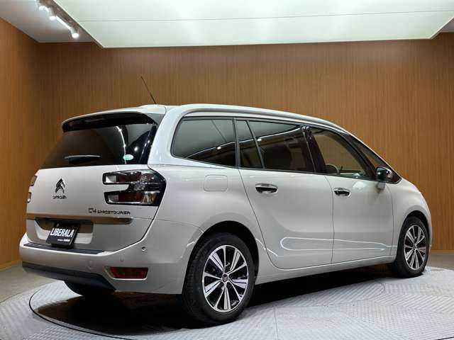 シトロエン グランドＣ４ スペースツアラー シャイン ブルーHDi 千葉県 2018(平30)年 2.7万km サーブル パノラマルーフ　/ＡＣＣ　/ＢＳＭ　/革　/パワーシート　/パーキングアシスト　/ＣａｒＰｌａｙ　/バックカメラ　/衝突軽減Ｂ　/ＰＤＣ　/キセノンヘッドライト　/オートライト　/後席サンシェード　/電動パーキングブレーキ