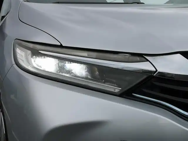 ホンダ シャトル ハイブリッド X 茨城県 2015(平27)年 11.4万km アラバスターシルバーメタリック 純正ナビ/【ラジオ・DISC・USB・iPod・BT・TV・HDMI】/パドルシフト/クルコン/ETC/Bカメラ/前方ドラレコ/ステリモ/スマートキー/プッシュスタート/オートライト/LEDライト/純正フロアマット/純正ホイールカバー/電格ミラー/ウインカーミラー/ドアバイザー