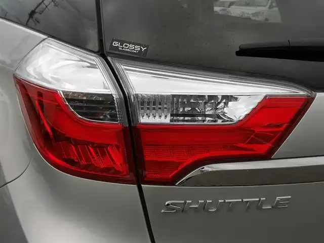 ホンダ シャトル ハイブリッド X 茨城県 2015(平27)年 11.4万km アラバスターシルバーメタリック 純正ナビ/【ラジオ・DISC・USB・iPod・BT・TV・HDMI】/パドルシフト/クルコン/ETC/Bカメラ/前方ドラレコ/ステリモ/スマートキー/プッシュスタート/オートライト/LEDライト/純正フロアマット/純正ホイールカバー/電格ミラー/ウインカーミラー/ドアバイザー