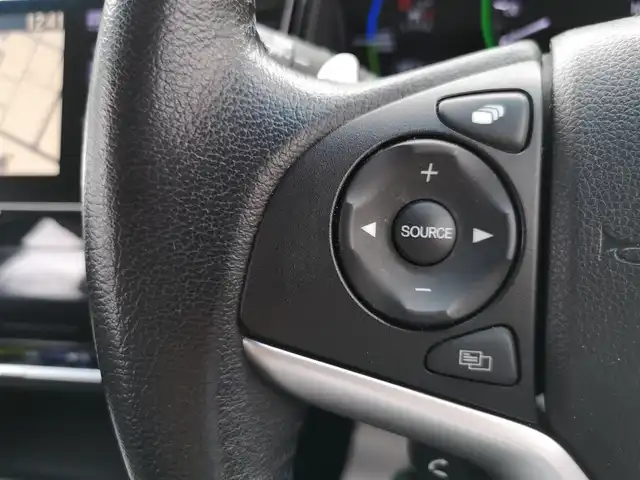 ホンダ シャトル ハイブリッド X 茨城県 2015(平27)年 11.4万km アラバスターシルバーメタリック 純正ナビ/【ラジオ・DISC・USB・iPod・BT・TV・HDMI】/パドルシフト/クルコン/ETC/Bカメラ/前方ドラレコ/ステリモ/スマートキー/プッシュスタート/オートライト/LEDライト/純正フロアマット/純正ホイールカバー/電格ミラー/ウインカーミラー/ドアバイザー