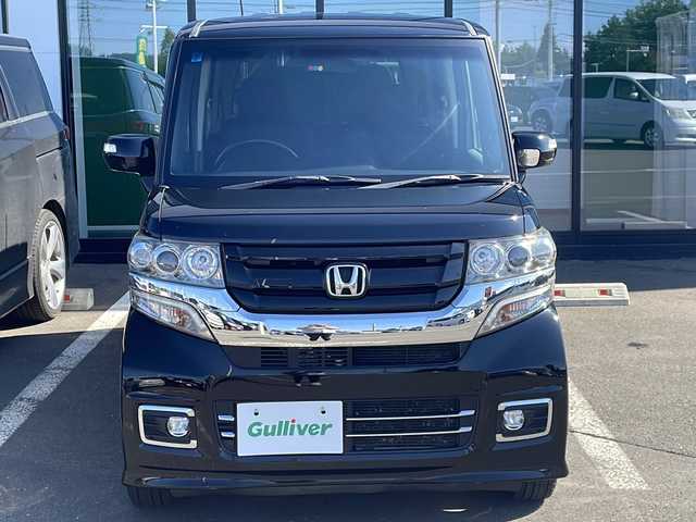 ホンダ Ｎ ＢＯＸ カスタムG SSブラックスタイル 道東・釧路十勝 2017(平29)年 8.2万km クリスタルブラックパール ・４WD/・社外SDメモリナビ/（CD・DVD・BT・フルセグ）/・バックカメラ/・片側パワースライドドア/・ステアリングスイッチ/・横滑り防止装置/・ビルドインETC/・オートライト/・フォグライト/・社外フロアマット/・ドアバイザー/・純正14インチアルミホイール
