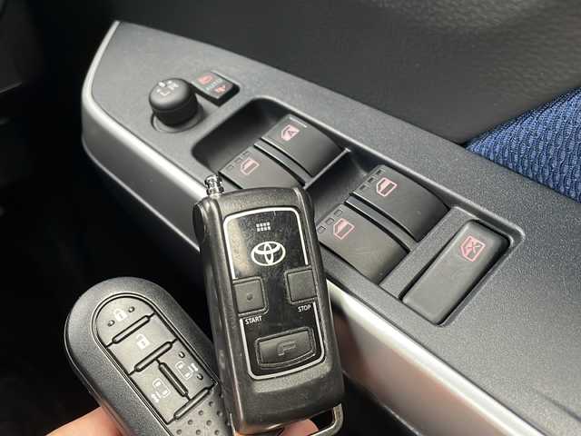 トヨタ タンク カスタムG 青森県 2019(令1)年 9.1万km パールホワイトⅢ 4WD/寒冷地仕様/ワンオーナー/社外8インチナビ・フルセグTV/CD・DVD・Bluetooth・USB・SD/バックカメラ/両側パワースライドドア/前席シートヒーター/ナビ連動前方ドライブレコーダー/スマートアシストIII/衝突軽減ブレーキ/オートハイビーム/車線逸脱警報機能/コーナーセンサー/クルーズコントロール/純正エンジンスターター/ワイパーデアイサー/ビルトインETC/シートバックテーブル/LEDヘッドライト/LEDフォグランプ/モデリスタサイド・リア・リアアンダーエアロ/モデリスタ15インチAW