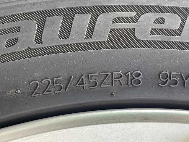 スバル レガシィ ツーリングワゴン 2．5iアイサイト Sパッケージ 青森県 2013(平25)年 7.8万km クリスタルブラックシリカ 4WD/純正メモリナビ・フルセグTV/バックカメラ/CD・DVD・Bluetooth/合皮コンビシート/前席パワーシート/パドルシフト/衝突軽減ブレーキ/追従クルーズコントロール/車線逸脱/サイド・カーテンエアバッグ/前後ドライブレコーダー/ETC/HIDヘッドライト/フォグランプ/純正18インチAW/スマートキー/プッシュスタート