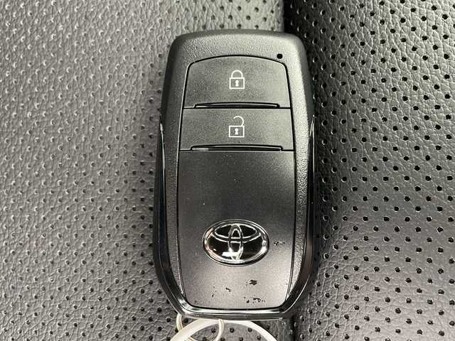 トヨタ ヤリスクロス ハイブリッド Z アドベンチャー 千葉県 2025(令7)年 0.1千km マッシブグレー 純正メーカーナビ/BT フルセグTV USB HDMI/全方位カメラ/ETC2.0/トヨタセーフティセンス/レーダークルーズコントロール/LEDヘッドライト/前後コーナーセンサー/オートライト/オートマチックハイビーム/革巻きハンドル/ハンドルヒーター/運転席パワーシート/前席シートヒーター/スマートキー/プッシュスタート