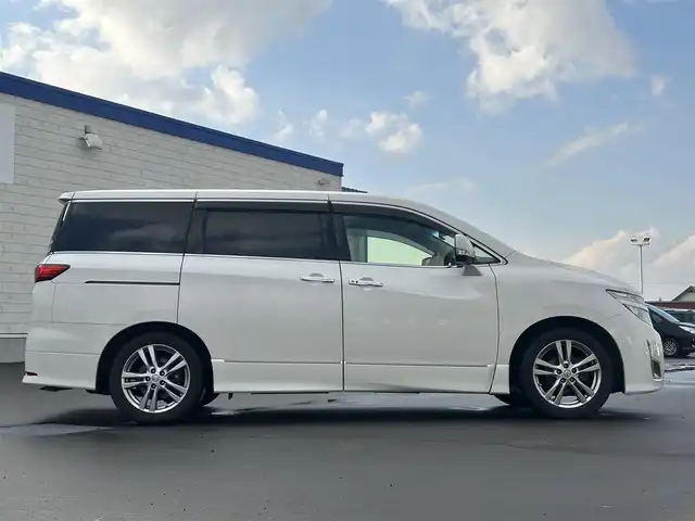 日産 エルグランド 250ハイウェイスター 道北・旭川 2013(平25)年 12.8万km ブリリアントホワイトパール (株)IDOMが運営する【じしゃロン旭川店】の自社ローン専用車両になります。こちらは現金またはオートローンご利用時の価格です。自社ローンご希望の方は別途その旨お申付け下さい/　/・純正ナビ(CD/DVD/BT/SD/フルセグ)/・バックカメラ/・ETC/・ドライブレコーダー/・両側パワースライドドア/・フリップダウンモニター/・電動格納ウィンカーミラー/・プッシュスタート/・スマートキー2個/・フォグランプ/・取扱説明書