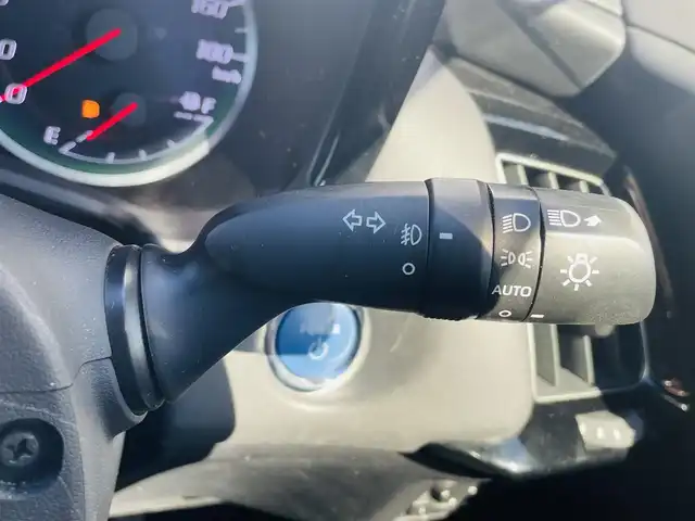 トヨタ クラウン ハイブリッド RS アドバンス 熊本県 2018(平30)年 7.1万km ホワイトパールクリスタルシャイン 純正ナビ/・AM/FM/CD/DVD/BT/AUX/・Miracast/・フルセグTV/全方位カメラ/プリクラッシュセーフティ/レーントレーシングアシスト/リアクロストラフィックアラート/パーキングサポートブレーキ/ブラインドスポットモニター/ヘッドアップディスプレイ/オートマチックハイビーム/ロードサインアシスト/ドライブレコーダー/前席パワーシート（D席メモリ付き）/前席シートヒーター/クーラー/置くだけ充電/ETC2.0/デジタルインナーミラー/革巻きステアリング/ステアリングスイッチ/パドルシフト/LEDヘッドライト/フォグランプ/純正フロアマット/モデリスタアルミホイール/電動格納ミラー/ウインカーミラー/ドアバイザー/プッシュスタート