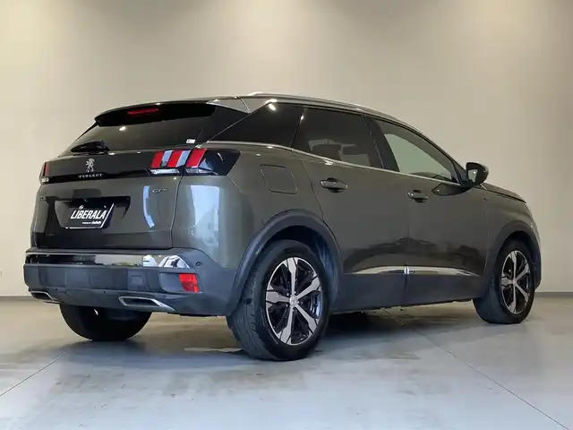 プジョー ３００８ 熊本県 2018(平30)年 4.3万km 緑 Bluetooth/ワイヤレス充電/前後ドライブレコーダー/ETC/バックカメラ/パーキングセンサー/プッシュスタート/スマートキー/電動リアゲート/インテリジェントハイビーム/レーンキープアシスト/ブラインドスポットモニター/ディレクショナルヘッドランプ/ヒルディセントコントロール