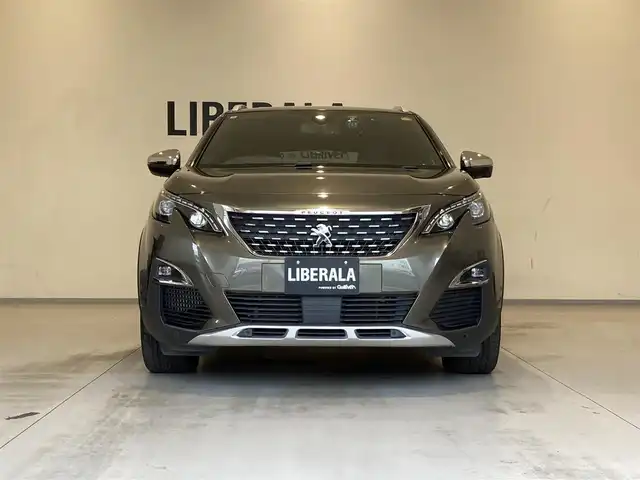 プジョー ３００８ 熊本県 2018(平30)年 4.3万km 緑 Bluetooth/ワイヤレス充電/前後ドライブレコーダー/ETC/バックカメラ/パーキングセンサー/プッシュスタート/スマートキー/電動リアゲート/インテリジェントハイビーム/レーンキープアシスト/ブラインドスポットモニター/ディレクショナルヘッドランプ/ヒルディセントコントロール