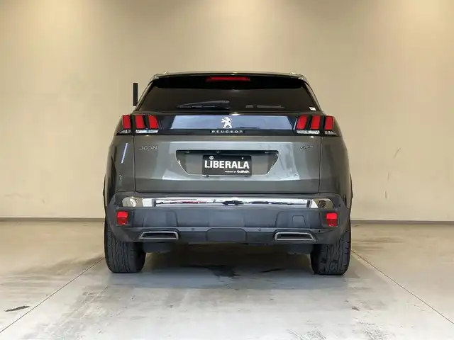 プジョー ３００８ 熊本県 2018(平30)年 4.3万km 緑 Bluetooth/ワイヤレス充電/前後ドライブレコーダー/ETC/バックカメラ/パーキングセンサー/プッシュスタート/スマートキー/電動リアゲート/インテリジェントハイビーム/レーンキープアシスト/ブラインドスポットモニター/ディレクショナルヘッドランプ/ヒルディセントコントロール