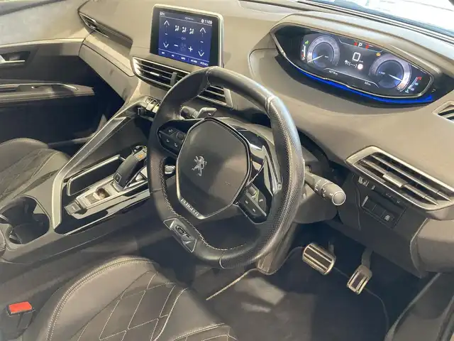 プジョー ３００８ 熊本県 2018(平30)年 4.3万km 緑 Bluetooth/ワイヤレス充電/前後ドライブレコーダー/ETC/バックカメラ/パーキングセンサー/プッシュスタート/スマートキー/電動リアゲート/インテリジェントハイビーム/レーンキープアシスト/ブラインドスポットモニター/ディレクショナルヘッドランプ/ヒルディセントコントロール