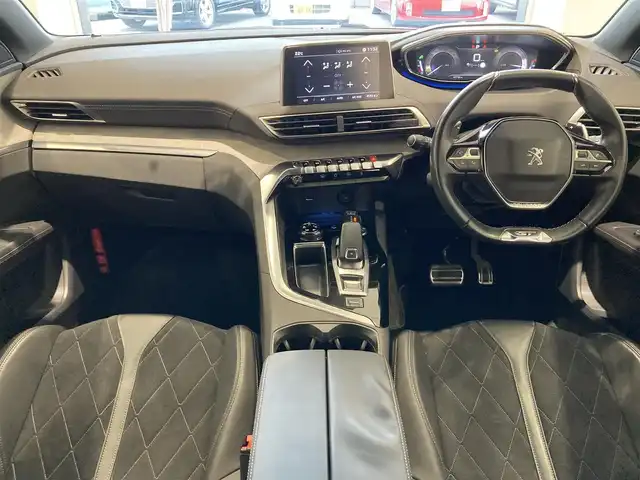 プジョー ３００８ 熊本県 2018(平30)年 4.3万km 緑 Bluetooth/ワイヤレス充電/前後ドライブレコーダー/ETC/バックカメラ/パーキングセンサー/プッシュスタート/スマートキー/電動リアゲート/インテリジェントハイビーム/レーンキープアシスト/ブラインドスポットモニター/ディレクショナルヘッドランプ/ヒルディセントコントロール